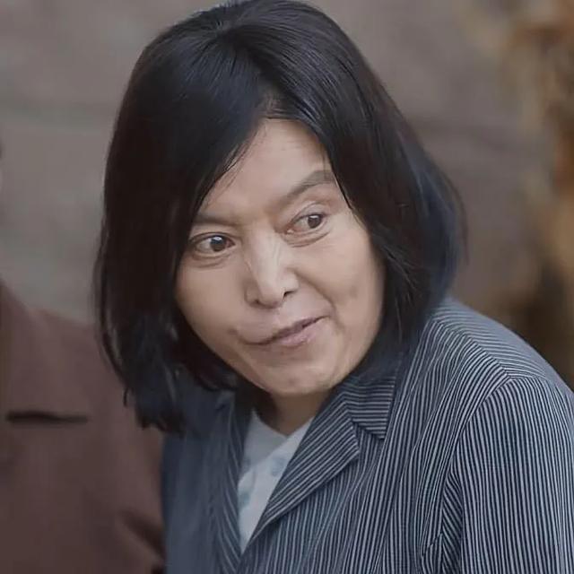 《一地鸡毛》演员现状对比，男主陈道明依然活跃，女主嫁给了导演