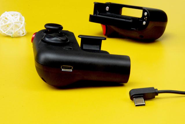 创新组合式设计、按键手感全面升级——北通G2游戏手柄测评