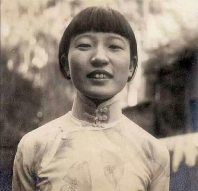 封建最后一位公主，姐姐是川岛芳子，奋斗半辈子才买到自己的房子