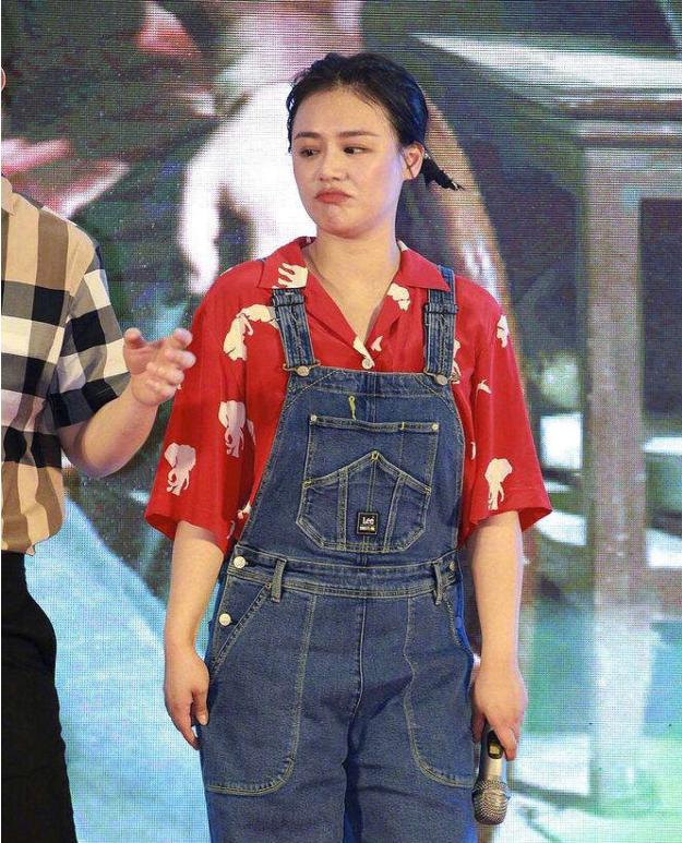 6月27日，马思纯近照曝光，憔悴不堪，直言：不吃药就会呼吸困难