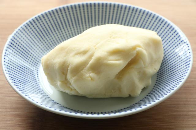 夏天就饞土豆這個吃法，又香又脆，咬一口還拉絲，成本只要幾元錢