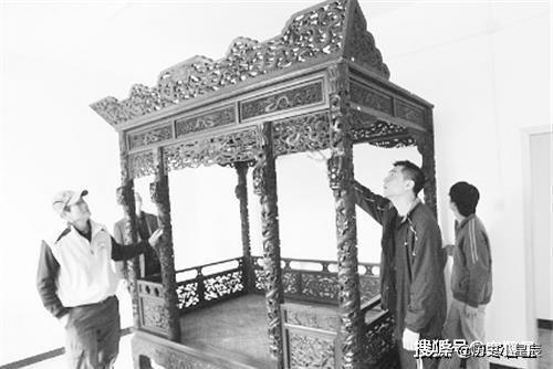 清朝3吨重龙床现世，专家要求上交国家，藏品主