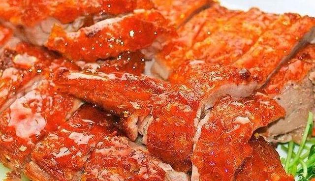 冷吃兔拍了拍“钵钵鸡”，乐山和自贡，谁是你们心里的Top1?