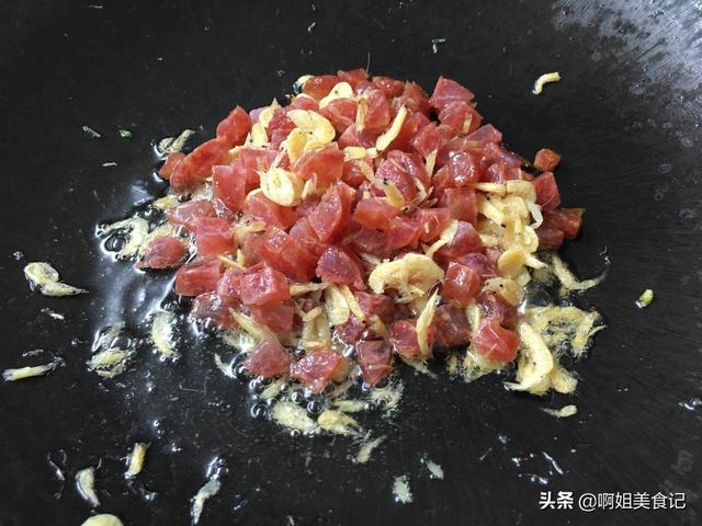 广式芋头糕，咸香软糯不粘牙，小时候的味道