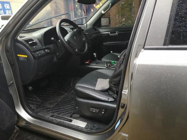 辗转两地冒雨检测两台罕见韩系进口车：起亚霸锐，这车况能买吗？