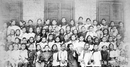 罕见老照片：18世纪末清朝各地的女子学校，最后一张很有意义