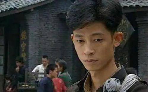 30年前被王志文赶出家门，做7年地下情人，现在的徐帆却终生未孕