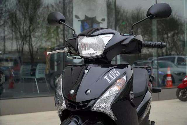 雅马哈弯梁代步车，前轮碟刹座高780mm，国四电喷百公里油耗1.7L