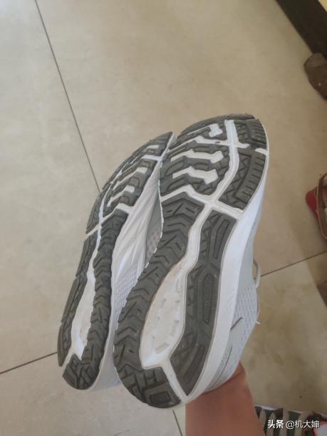 小米有品上架“裸奔”感跑鞋！147g，99元3000+好评