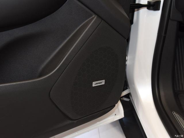 凯迪拉克XT5四驱版跌破30万，配9AT+BOSE音响，放弃X1Q3吧