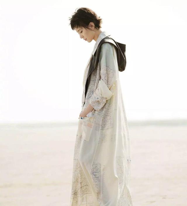 原来“淡漠色系”你早就穿过了！| 时尚