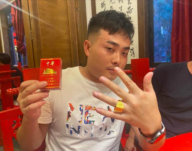誰說二手車評估師只能是男的？只管搗搗賺差價的不是我所追求的