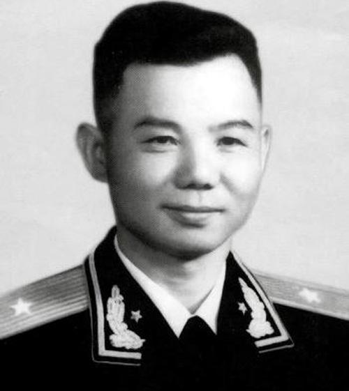 西路軍突圍時，徐向前交給這位將軍一封信，說務(wù)必要交給中央