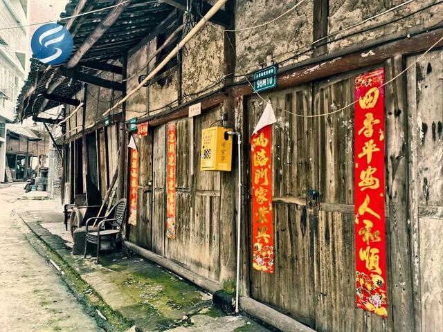 富顺这道非遗美食，已有近200年历史！鲜黄酥脆，超好吃