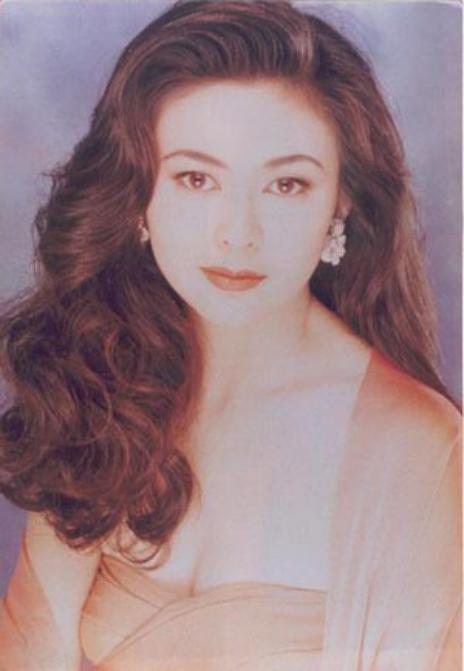 从“惯三”到“高尔夫球事件”，“老少通吃”的关之琳脸部变僵硬