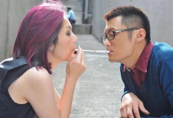 陈冠希不把他放在眼里，谢霆锋压得他抬不起头，如今成这副模样