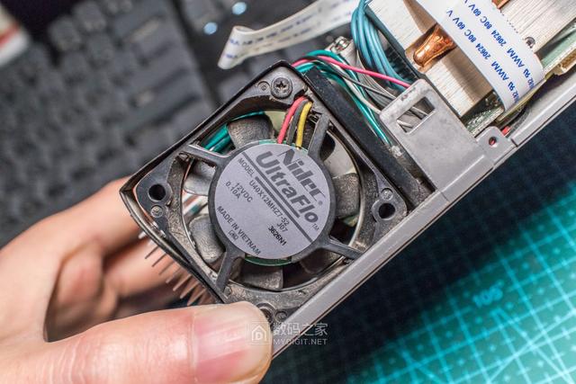 卡西欧CASIO激光+LED短焦投影仪UP50WN拆解，维修偏