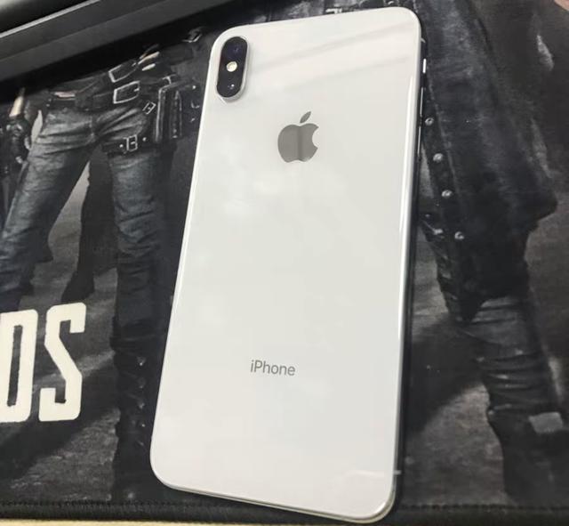 2020年iPhone XS Max和iPhone 11哪个更值得入手，用户真实评价