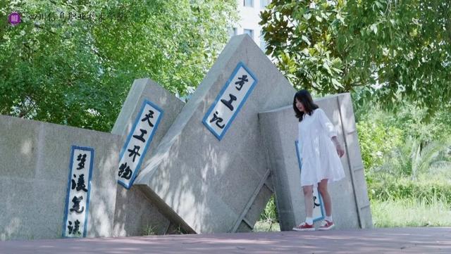 五百强合作单位多，还是全川唯一一所电子信息类公办高等职业院校