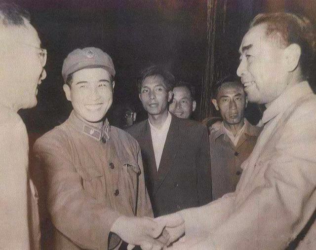 1956年张良因《董存瑞》爆红，一人却写信痛骂，一看署名激动万分