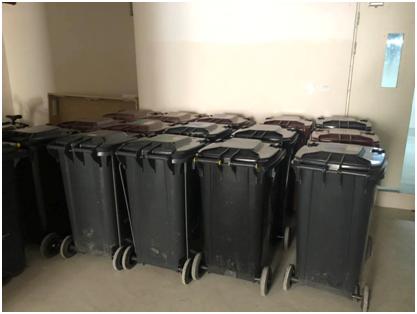 申晨间 | 上海一万科小区上百个垃圾桶“无处安放”，物业：正商讨方案