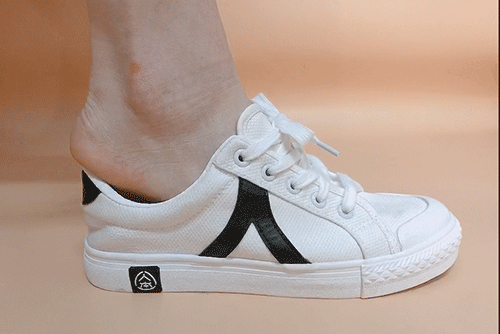 小白帆布鞋只认识匡威？那你就落伍了，国潮品