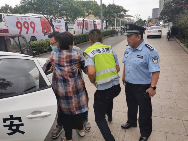邯郸交巡警复兴二大队救助群众获赞誉