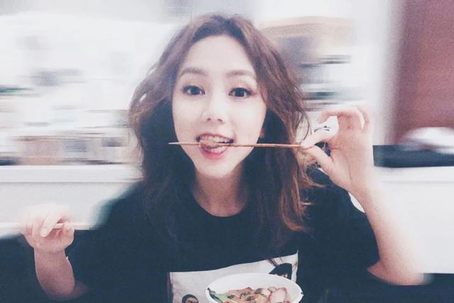 年龄不大谱不小？周冬雨、鞠婧祎被曝耍大牌，这位戏骨的话值得听