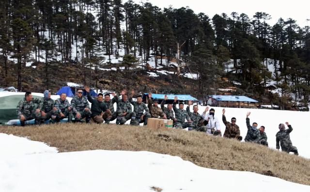 抢救雪域哨兵，卫星电话呼叫军用直升机高原空