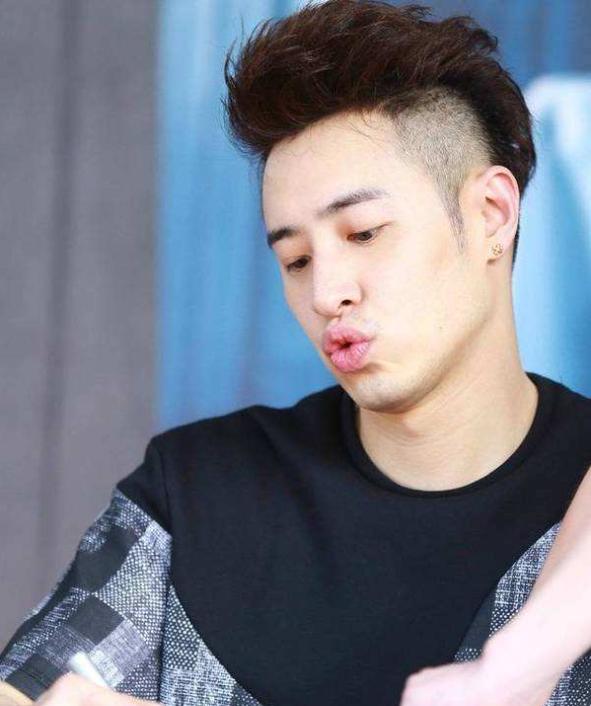 潘玮柏和妻子名誉权被侵犯，工作室发声明维权，教人拍手称好