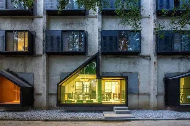 人均500元！这座有海有羊有草原的小城，随手一拍尽显异国风情