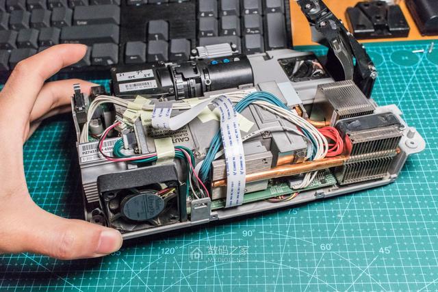 卡西欧CASIO激光+LED短焦投影仪UP50WN拆解，维修偏