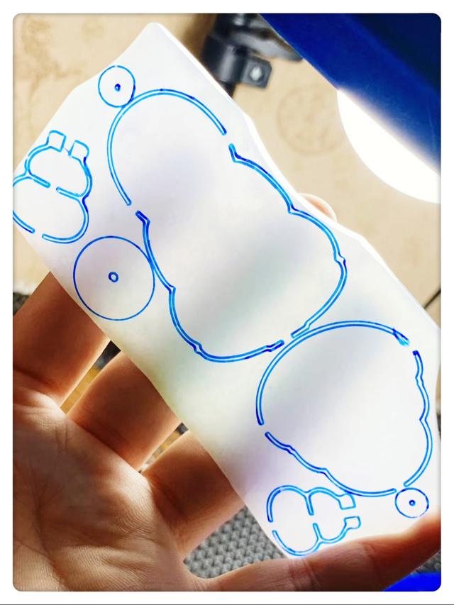 翡翠手镯到底佩戴在左手好还是右手好如果戴不好还不如不戴