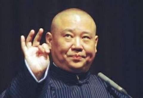 曹云金再次高调炫富，不炫豪车炫名酒，岳云鹏的一盘饺子足以秒杀