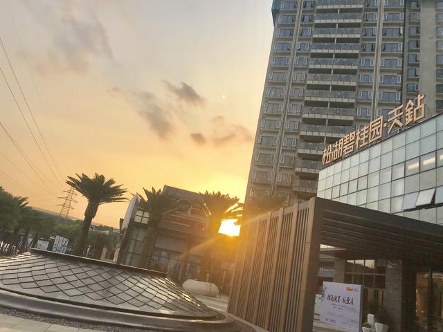 松山湖业主太飘了！有盘一夜涨价80万...