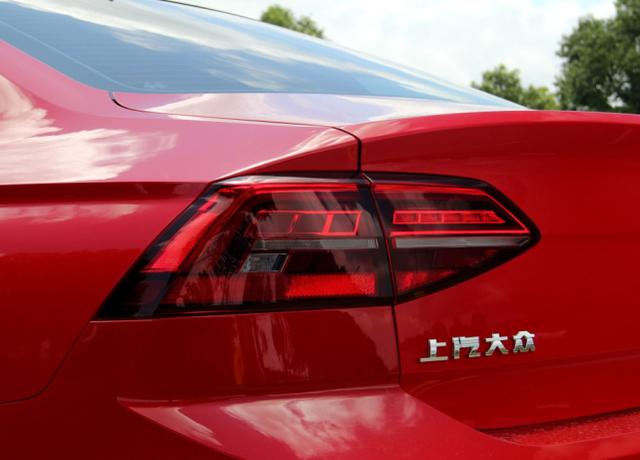 大众凌渡来了，比本田思域更好看，百公里油耗5.4L，14.29万起