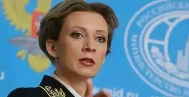 美国试图低当量核讹诈？俄罗斯美女发言人霸气回怼，硬核不输普京