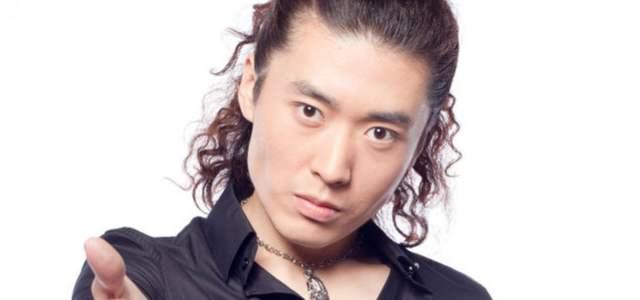 综艺上秀演技的咆哮哥张艺源，出专辑、当男主、做明星