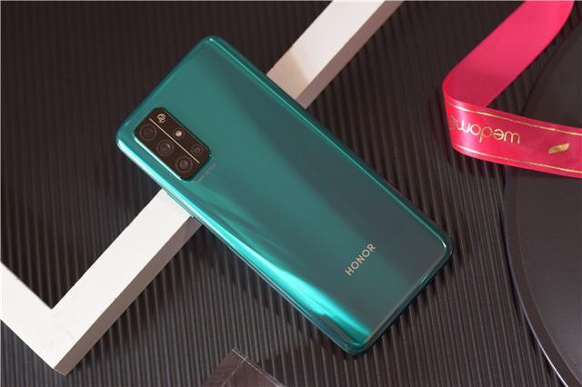 仅2229元！256GB+4000mAh+5倍变焦+双模5G，荣耀首款5G中端机