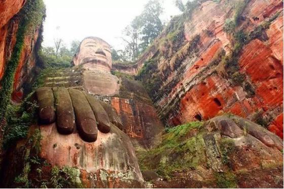 我国最真实的大佛，曾经一度闭眼四次，信徒们