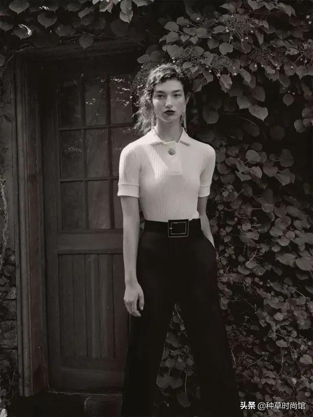 别再跟风穿T恤了，今年巨流行的“短袖”长这样