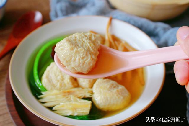 减肥小姐姐爱喝的丸子汤，无油烟，高蛋白，滋味鲜美，好喝又实惠