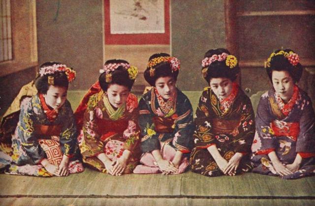 日本艺伎：“参觐交代”攀比的产物，复杂的阶