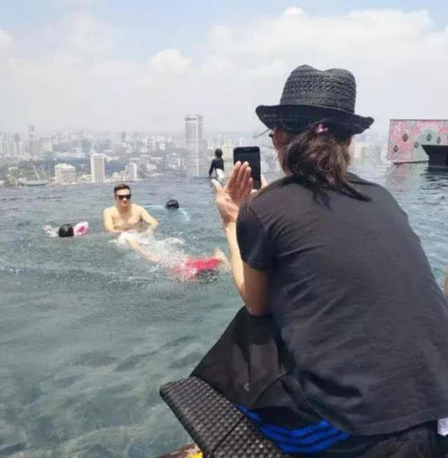 小王子一头金发，网传张柏芝三儿子生父可能是