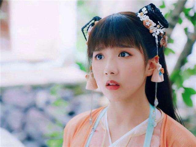 演什么都不太聪明的星女郎，十项全能张新成也