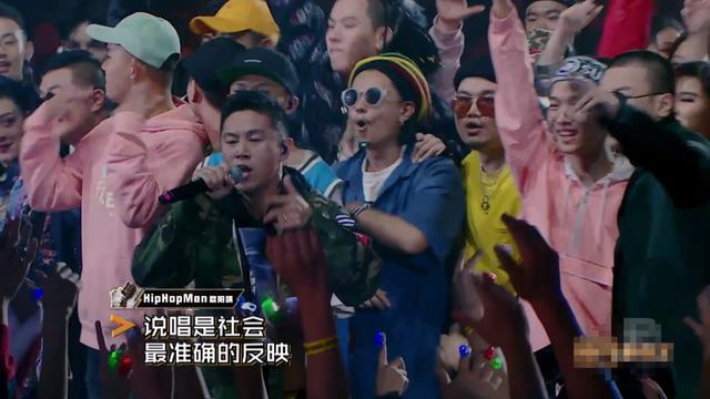 选TT作为对手，与欧阳靖同台演出，零零后的卓卓