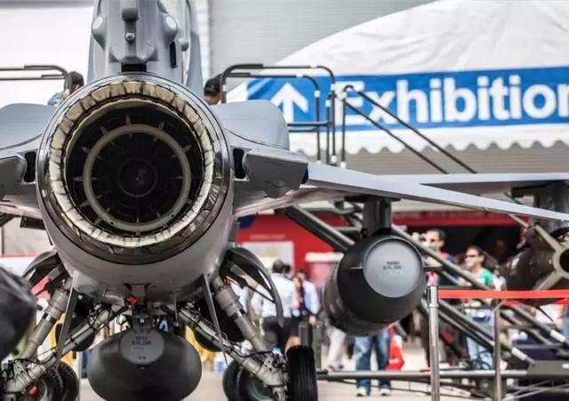 美媒“盛赞”歼10比F35更强，警惕这种吹捧，苏联