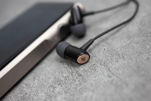 徕声T200耳机：99元声音不会歪！（对比Final E500）