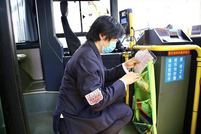 开启学生专车、加密发车班次 上海公交全力护航