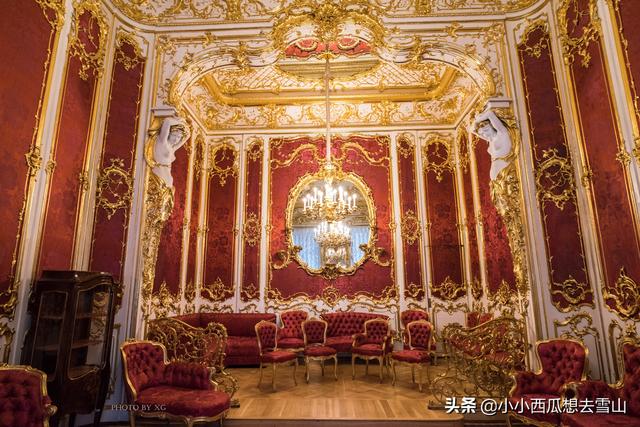 俄罗斯旅游的灵魂景点之一，圣彼得堡的地标建筑，堪称艺术的宝库